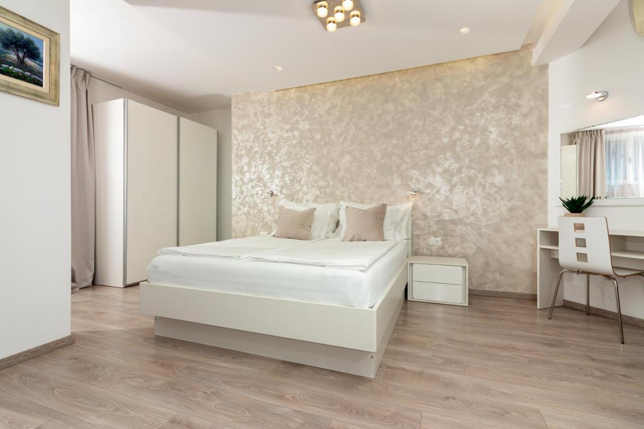Apartments Lovret Flowers Split Luaran gambar