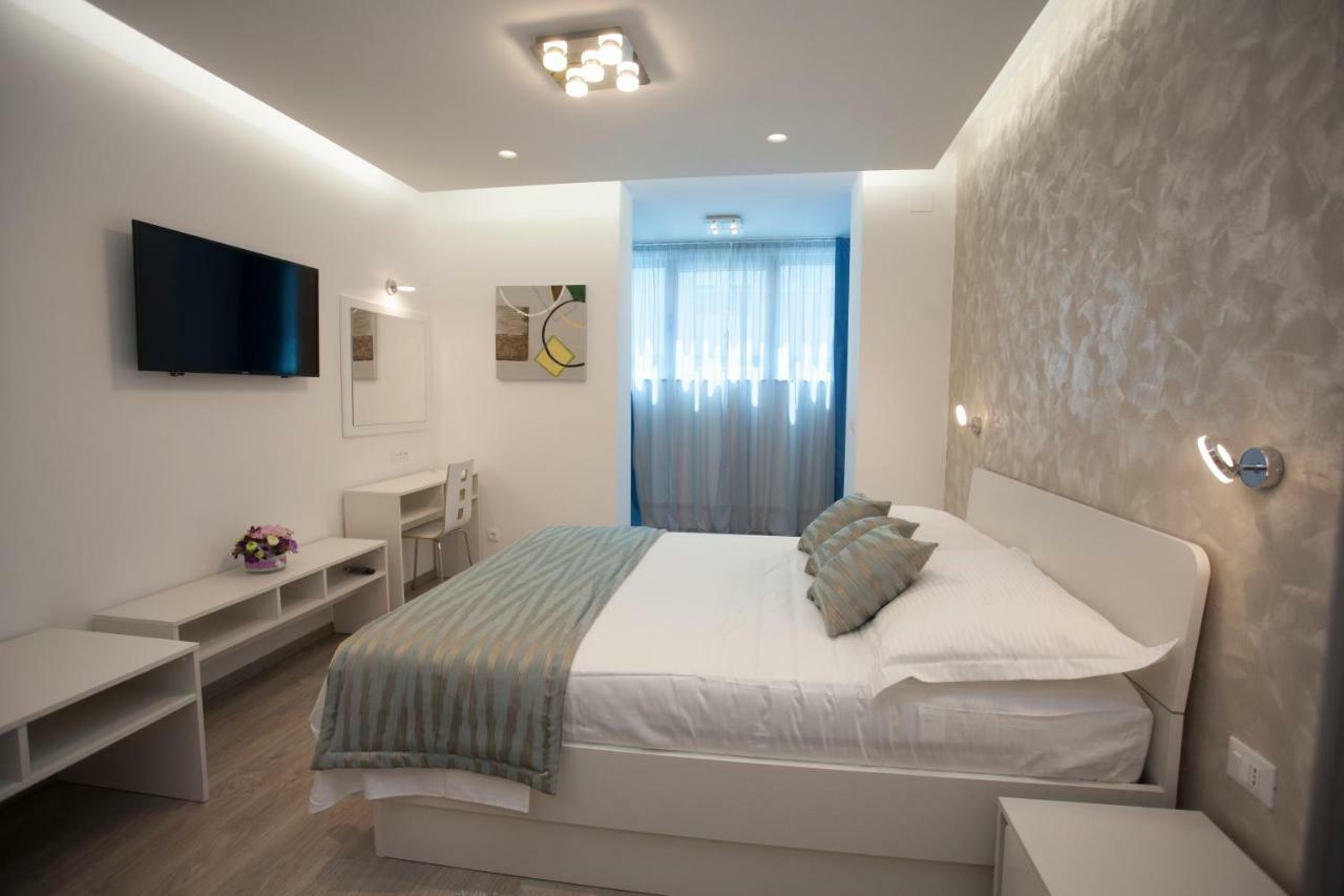 Apartments Lovret Flowers Split Luaran gambar